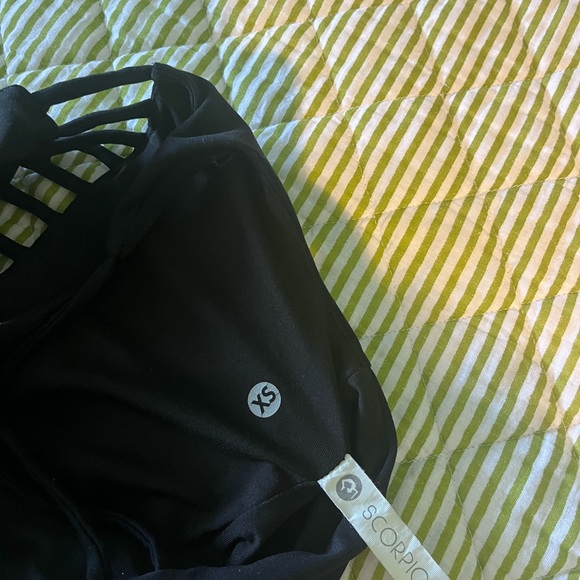 Scorpio Sol Front Cut-Out Crop Top - Picture 6 of 6